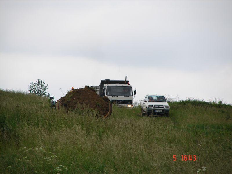 praca przy drodze wywoz ziemi_08.JPG